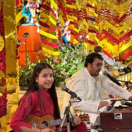 Bhajan singers in Delhi charanJi