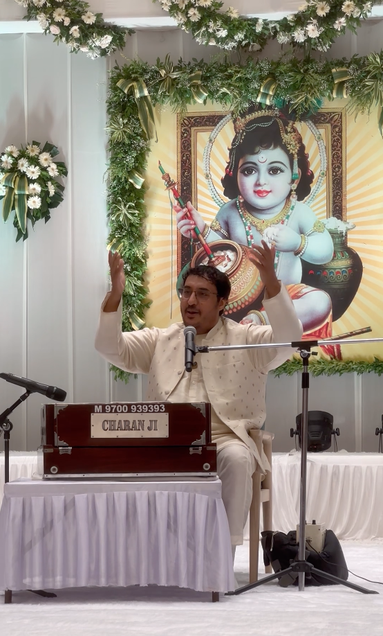 Charan Ji’s repertoire spans the full spectrum of devotional traditions. He is cherished for his ability to adapt his singing style to the spiritual mood of the gathering, whether intimate or grand.
