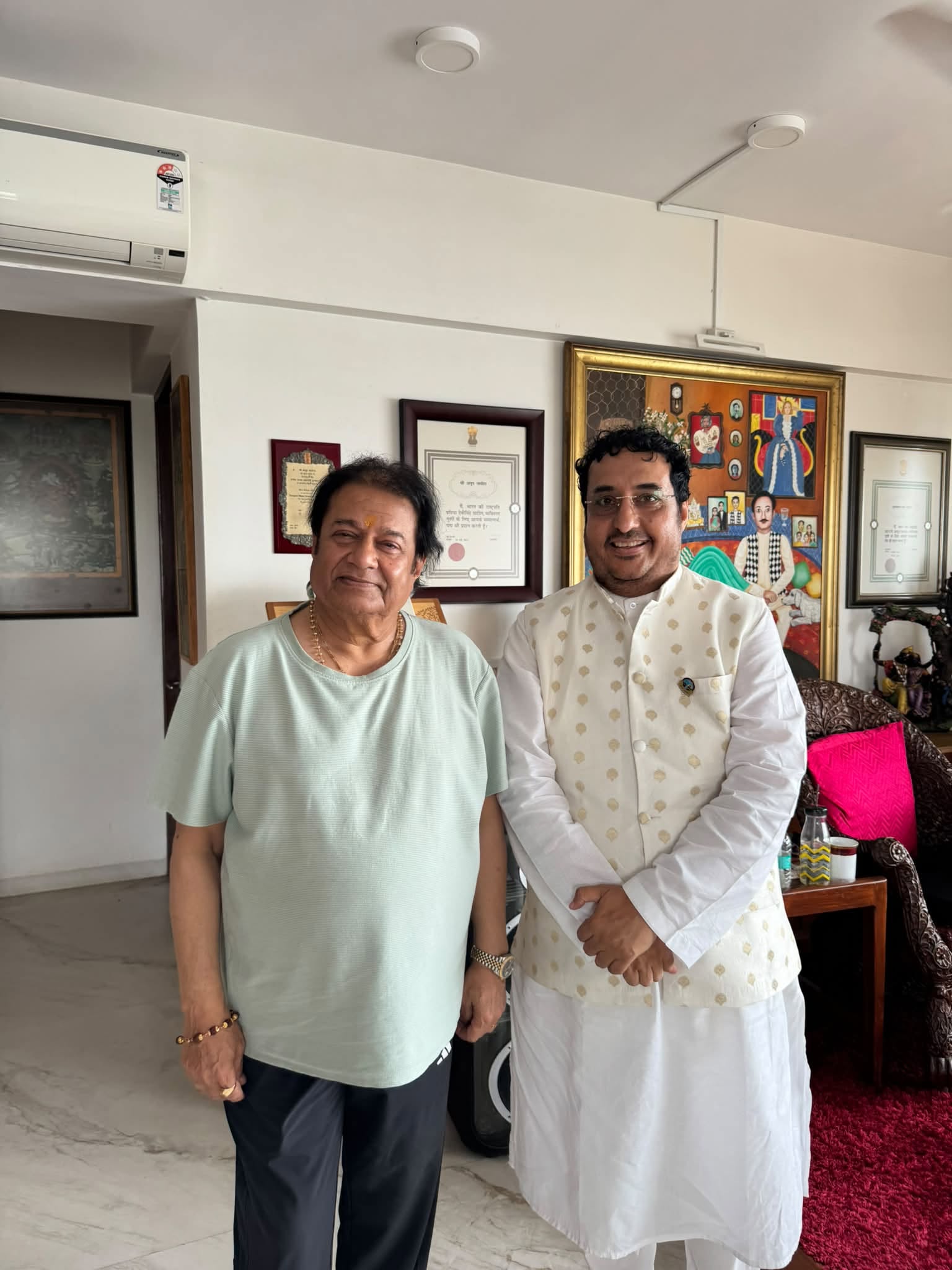 Anup Jalota Ji with Charan Ji - Memorable Meeting